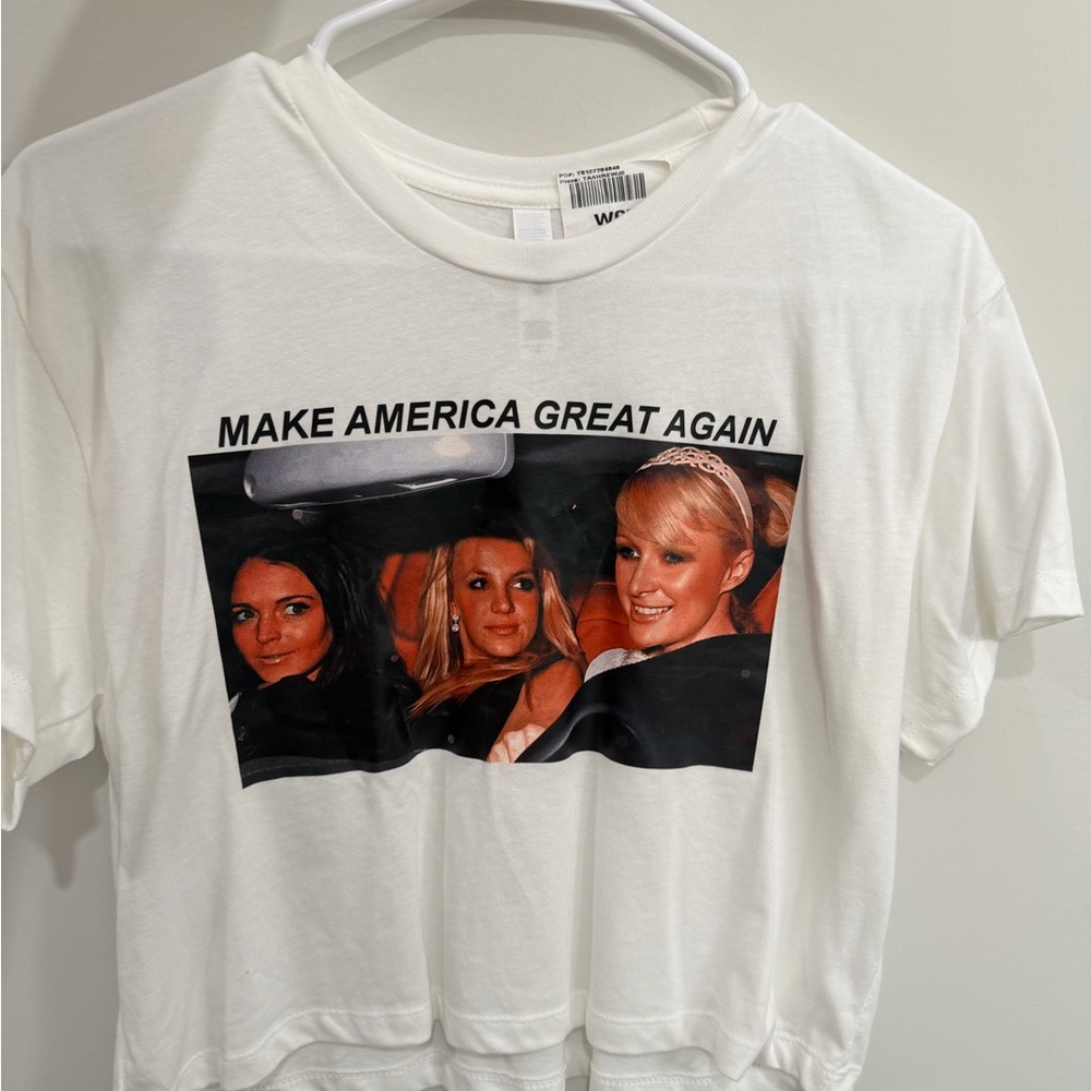 White Graphic Tee - Make America Great Again